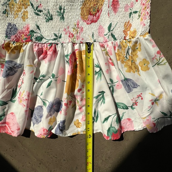 Pretty Garden Sleeveless, Smocked Bodycon Dress. Size L. Floral print. - Picture 6 of 8